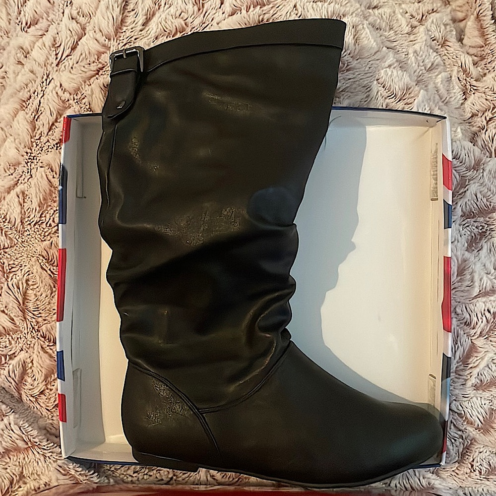Black Zip Up Boots - Size 8